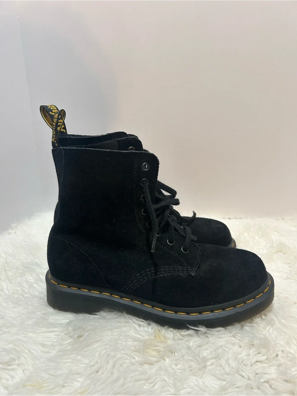 Unisex  Dr. Martens 1460 Black Pascal Suede Boots Sz 38/US 7